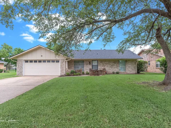 205 Lancashire Dr, Bossier City, LA 71111