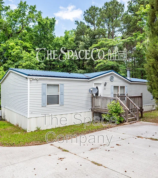 255 Mitton Rd