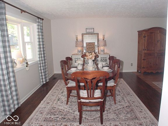 2nd image of 34 Riverview Ct