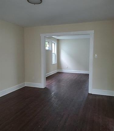 5th image of 465 Willow St