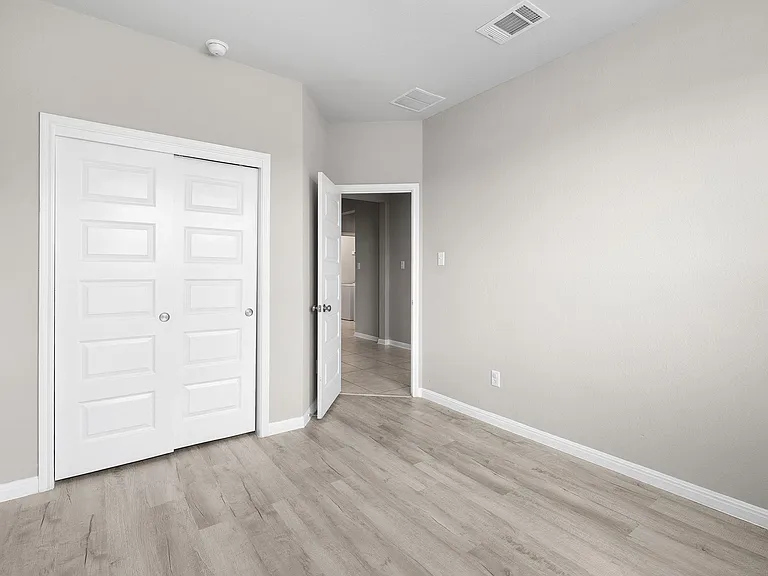 313 McLintock Rd — Photo 6