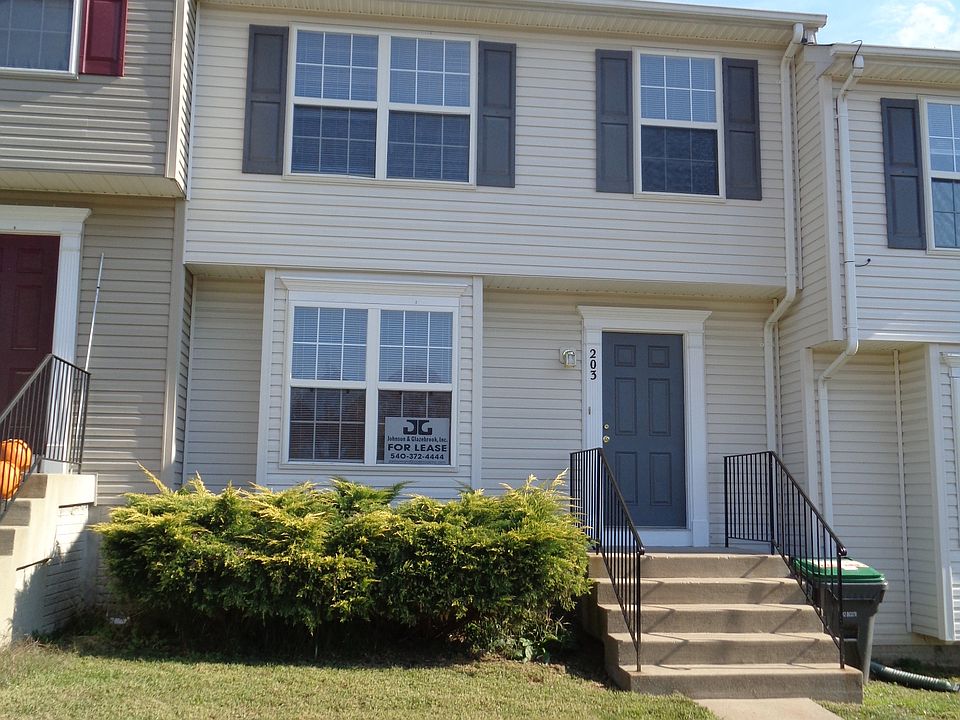 1st image of 203 Merrill Ct