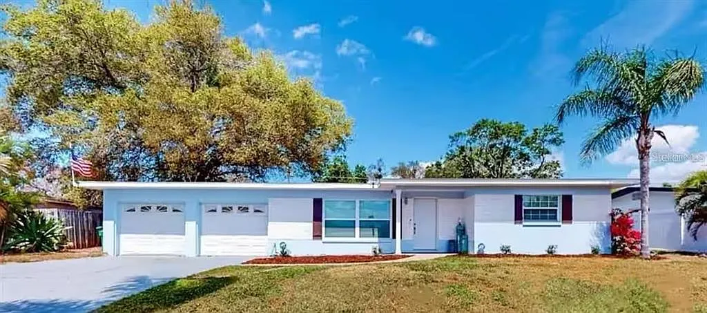 4 bed, 3.0 bath, 2042 sqft, $6,500 — Photo 2