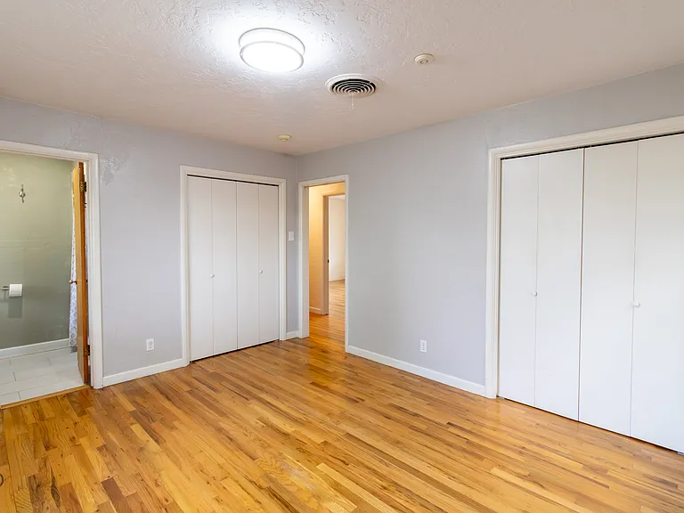 1556 Singleton Ave — Photo 12