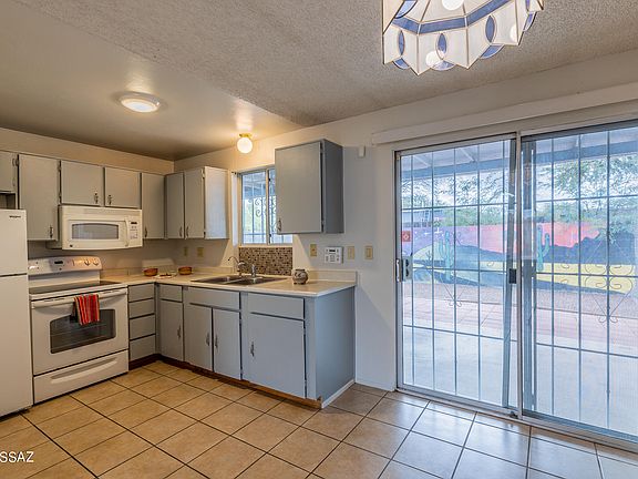 4th image of 7318 E Bellingham Dr