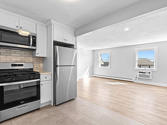 4th image of 4 Golden Ct APT 7