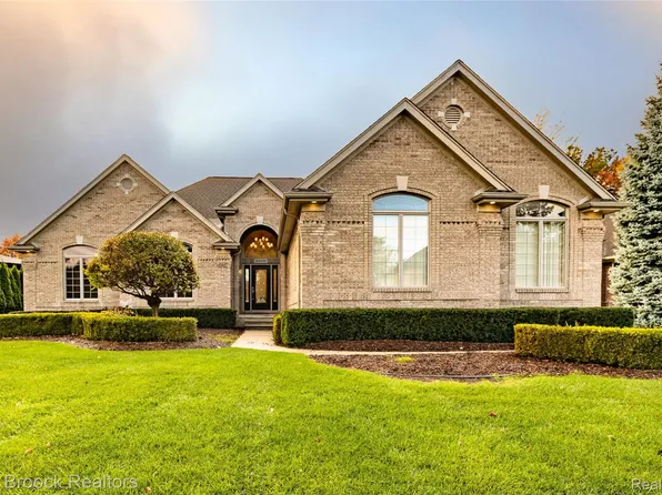 52221 Chickadee Ln, Shelby Township, MI 48315