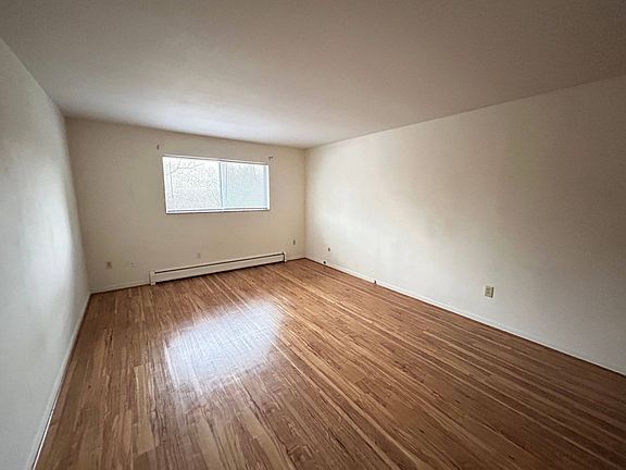 3rd image of 801-807 E Trotwood Blvd #803