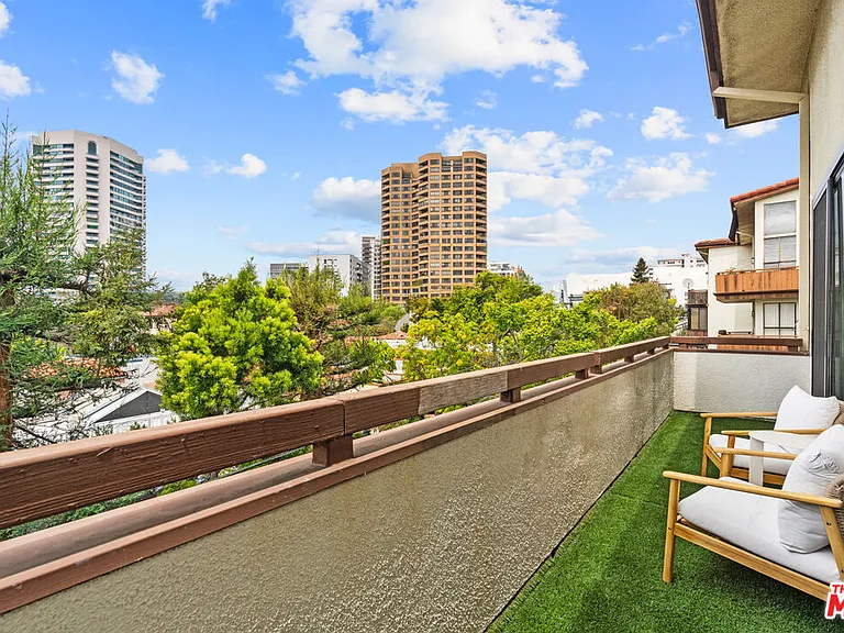1277 S Beverly Glen Blvd #408 — Photo 23