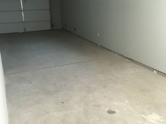3rd image of 648 N Serrano Ave #648