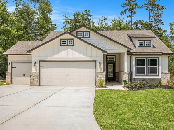 2247 Riveroaks Dr, West Columbia, TX 77486