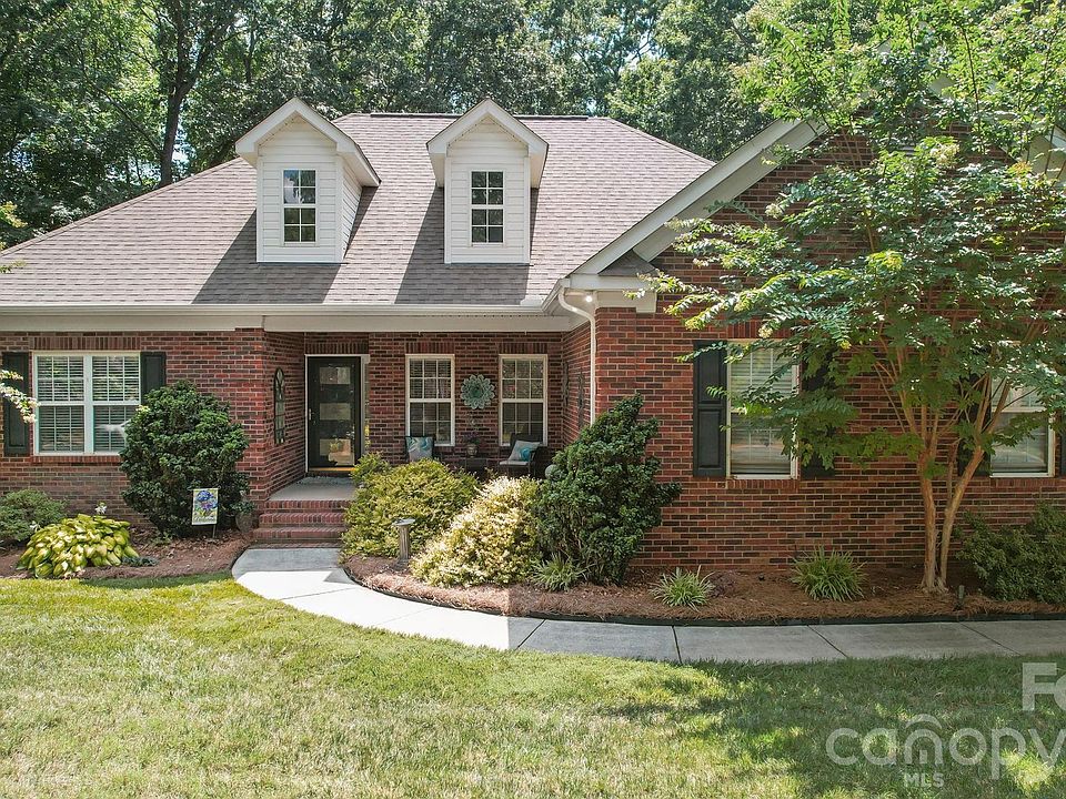 1st image of 2905 Telefair Ln