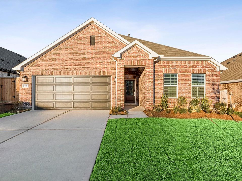 1st image of 715 Michelia St