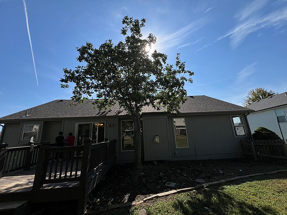 2nd image of 1032 Poplar Ln