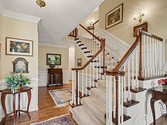 4th image of 15621 Signal Hill Ct