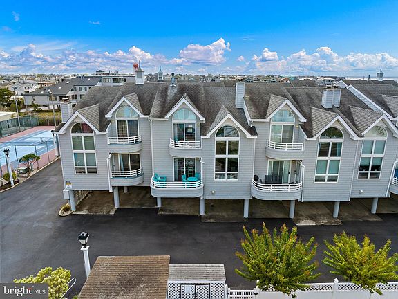 3rd image of 420 8th St APT 2N