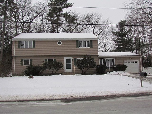 1st image of 24 Greenwood Dr