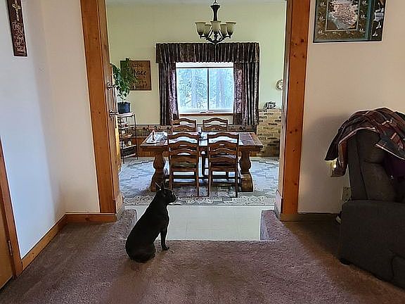 4th image of 680 Pleasant Valley Rd