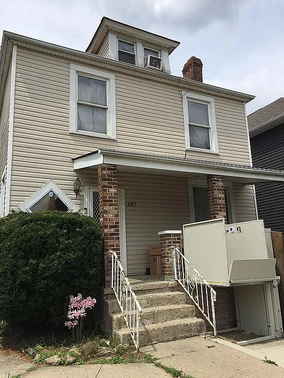 497 Oakwood Ave photo 1