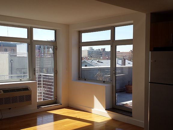 2nd image of 1222 30th Ave APT 4H