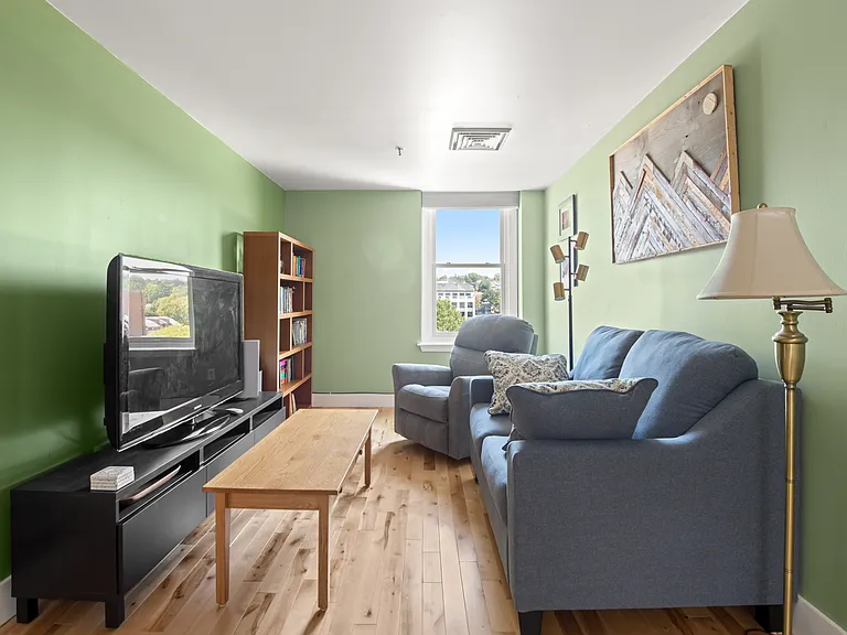 131 Main St #607 — Photo 8