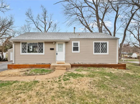 3343 Delta Dr, Saint Ann, MO 63074