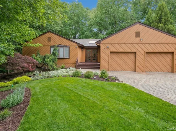 3 Rookery Circle, New City, NY 10956
