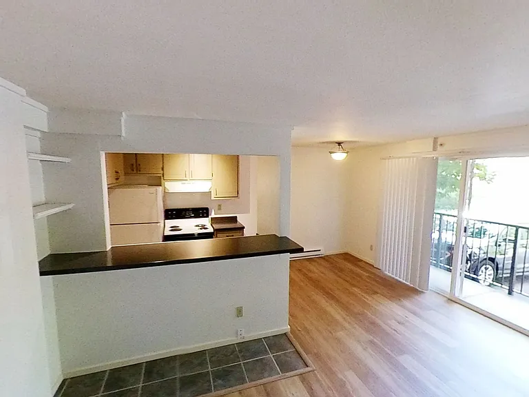 Kendal Court Apartments, 2 Bedroom, 1 Bathroom Apartments for Rent! — Photo 28