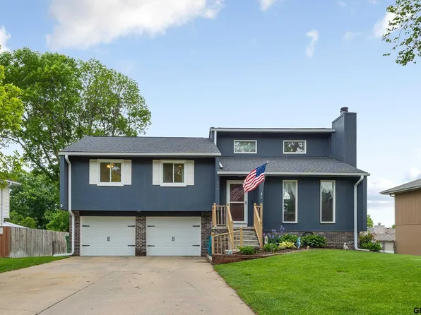 9701 S 24th St, Bellevue, NE 68123