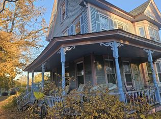 11 Grove St, Newport, ME 04953