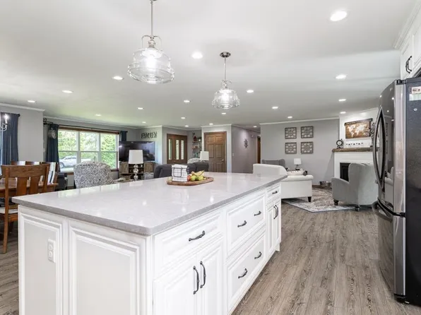 2055 TERREBONNE DRIVE, Kronenwetter, WI 54455