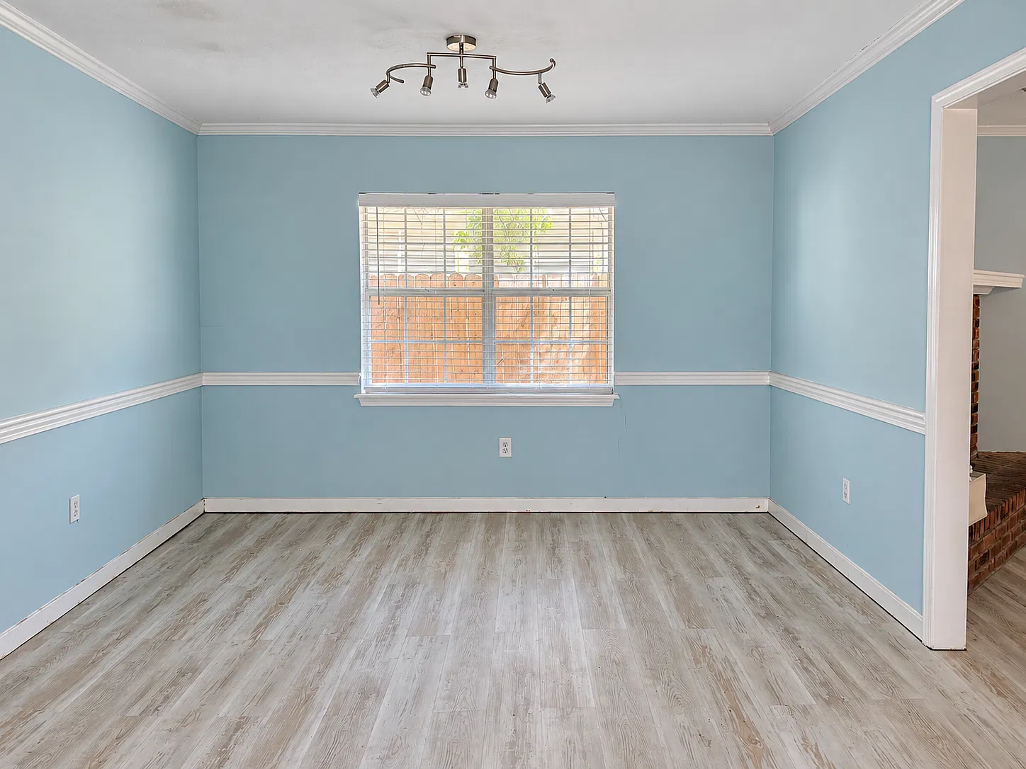 3 bed, 1379 sqft, $1,700 — Photo 4
