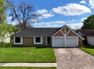 11127 Sageview Dr, Houston, TX 77089