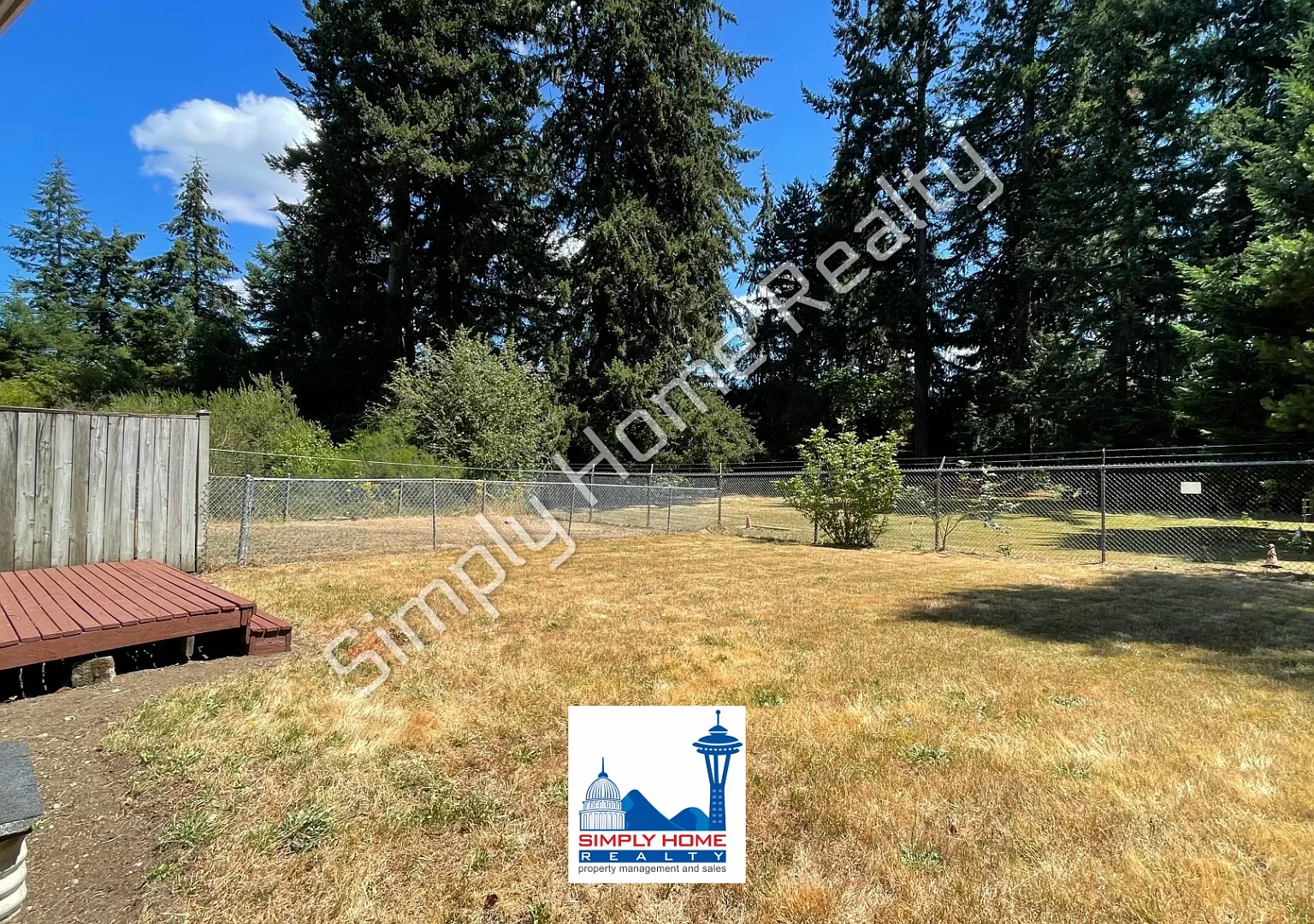 Luxury Duplex Rental With Spacious Backyard — Photo 4