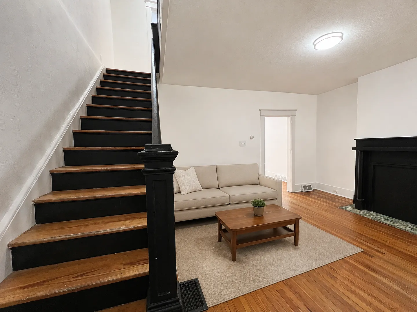 Spacious 3-Bedroom Townhome with Private Basement and Laundry Hookups — Photo 4