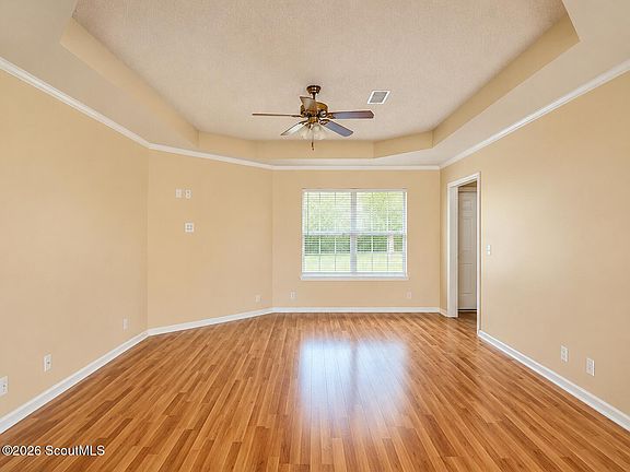 4th image of 161 Camden Dr