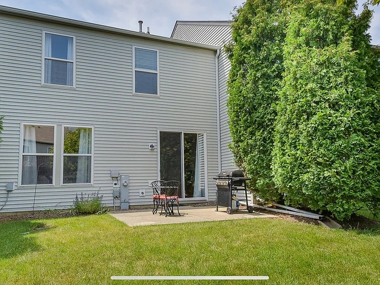 3180 Bromley Ln — Photo 11
