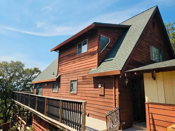 1040 Comstock Rd, Hollister, CA 95023