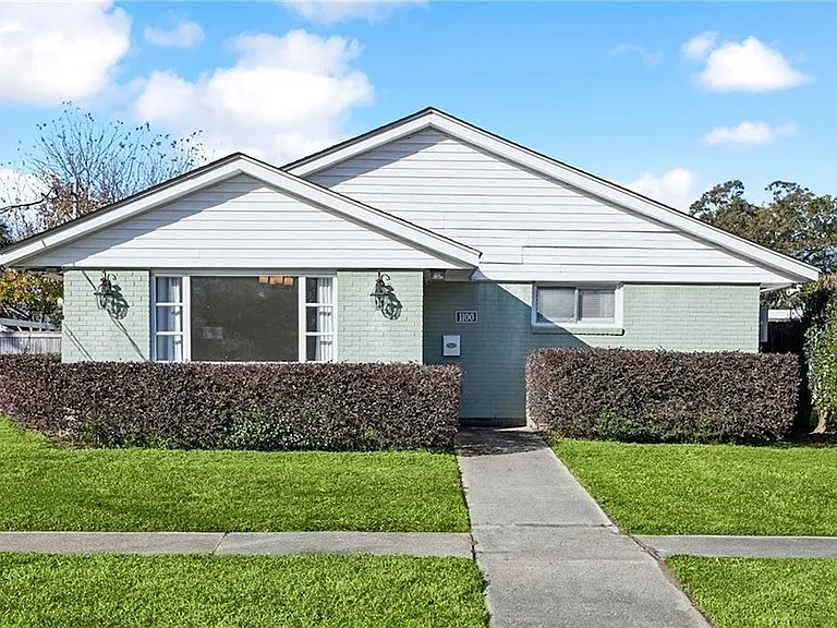 1100 Brockenbraugh Ct — Photo 2