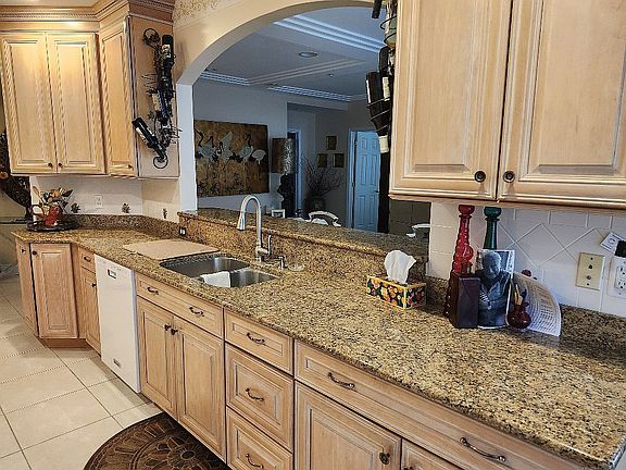 3rd image of 1218 Hamilton Dr