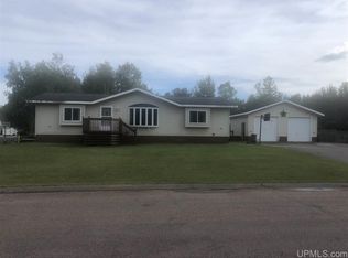 1535 Cypress St, Ishpeming, MI 49849