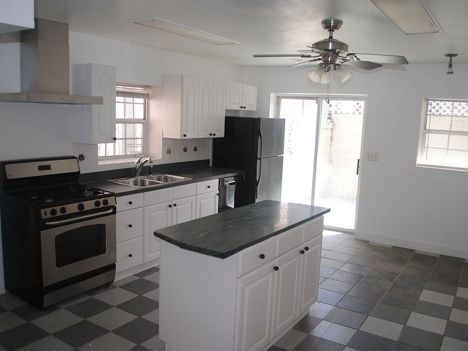 Kitchen with new hood