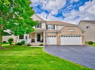 2064 Amelia Ln, Hoffman Estates, IL 60192