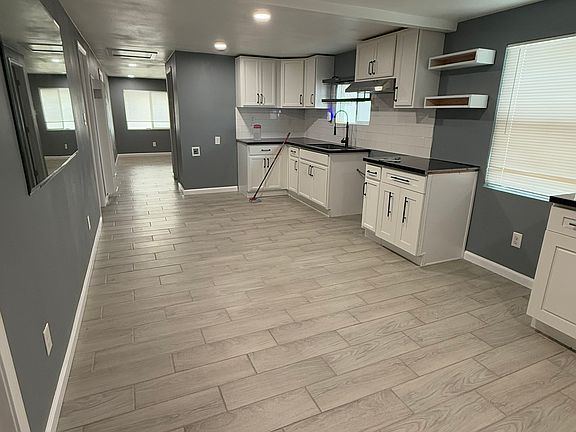 5th image of 14954 Yucca Ave #2