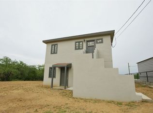 105 Lakeshore Dr, Zapata, TX 78076
