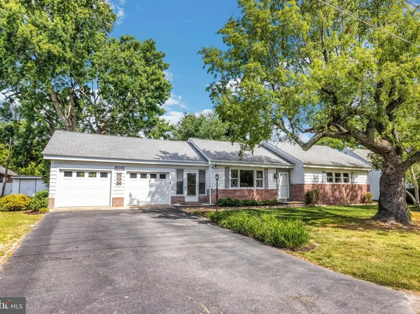 306 Hamilton St, Delaware City, DE 19706