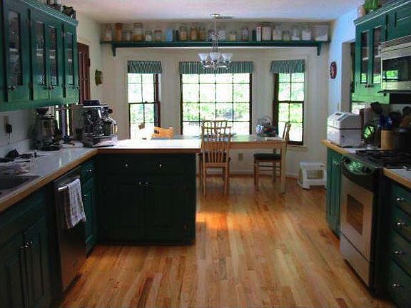 4th image of 1832 Georgiana Dr