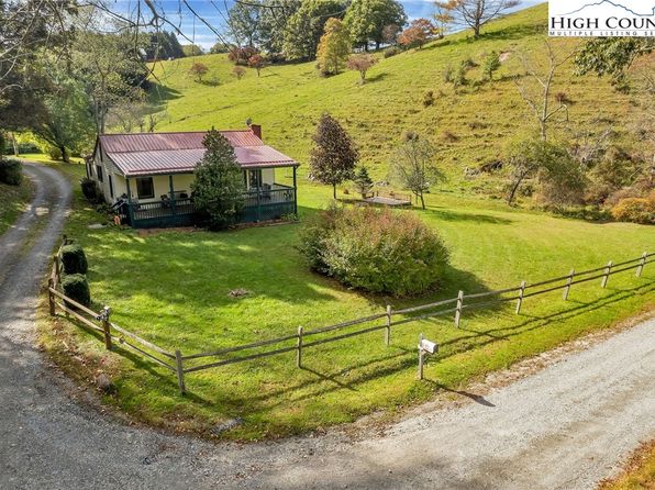 904 Roundhouse Road, Mouth of Wilson, VA 24363