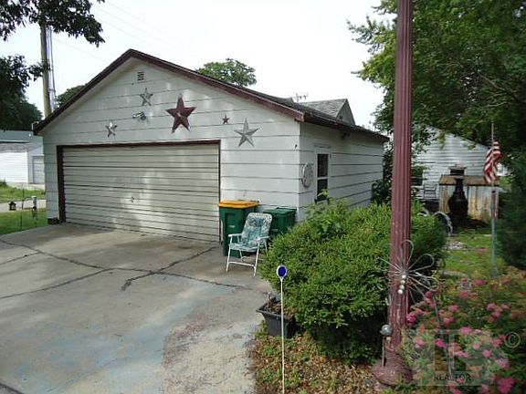 4th image of 115 W McGregor St
