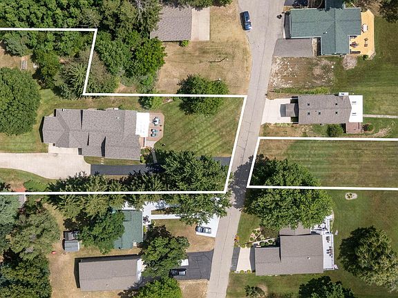 4th image of 3235 Lakeview Dr